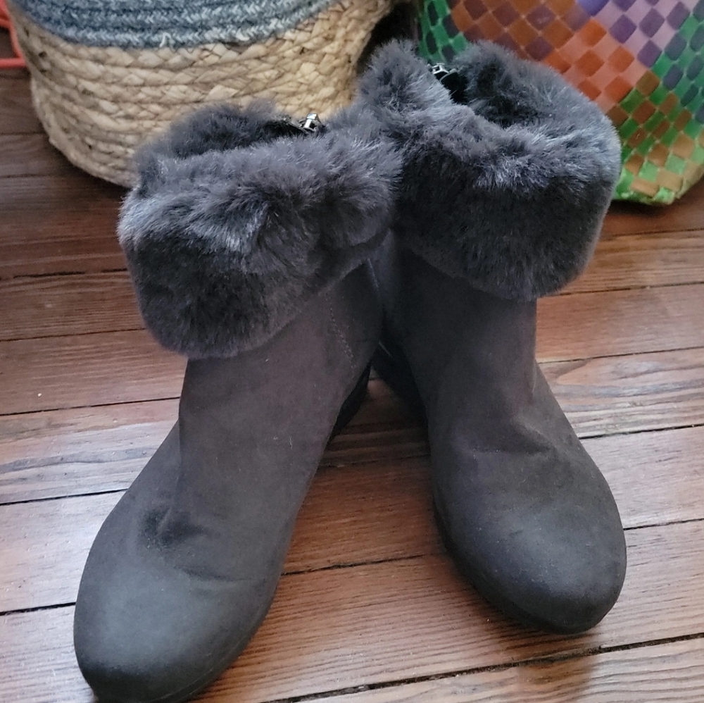 DKNY ankle Faux Suede & fur Brown Winter Boots